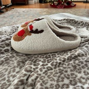 Ordered on amazon and we’re too small so they are brand new!!